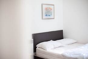 Henry Street - Apt 22