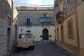 Fully Air-conditioned Traditional Maltese House