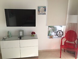 New Fantastic Apartment near Palm Beach