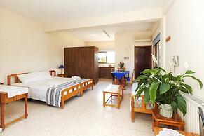 Room in Apartment - Studio in Polis - Just 800 m From the Beach