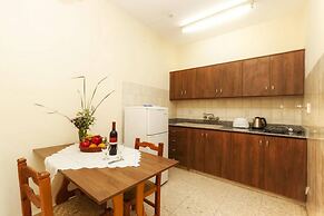 Room-studio in Polis - Just 800 m From t