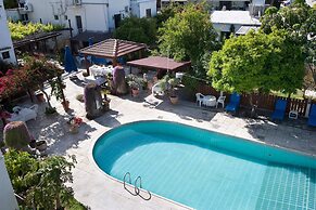 Room-studio in Polis - Just 800 m From t