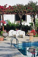 Room in Apartment - Spacious One Bedroom Apartment in Polis