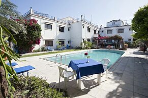 Room in Apartment - Spacious One Bedroom Apartment in Polis