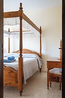 Room in Apartment - One Bedroom Apartment - Just 800 m From the Beach