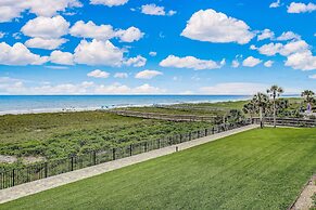 Oceanfront Beach Condo with Private Balcony, Short Walk to Pool and Be