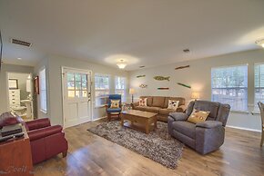 Guadalupe River Retreat RR 1324 4 Bedroom Home by RedAwning