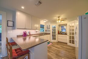 Guadalupe River Retreat RR 1324 4 Bedroom Home by RedAwning