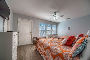 Guadalupe River Retreat RR 1324 4 Bedroom Home by RedAwning