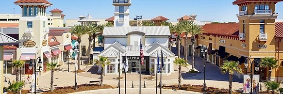 1337 Laurel Grove 3 Bedroom Home by RedAwning