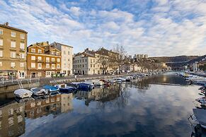 Luxury Number 1 Apartments