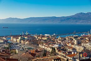 Luxury Number 1 Apartments