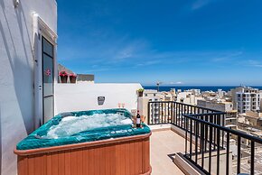Seashells Seaview Penthouse With Hottub