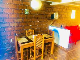 Comfy 4 Bedroom Town House Garden Market Area