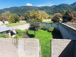 Comfy 4 Bedroom Town House Garden Market Area