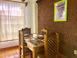 Comfy 4 Bedroom Town House Garden Market Area