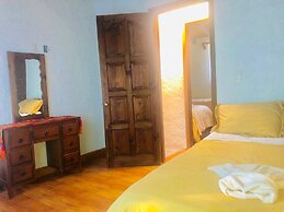 Comfy 4 Bedroom Town House Garden Market Area