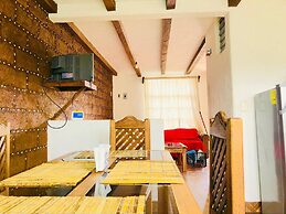 Comfy 4 Bedroom Town House Garden Market Area