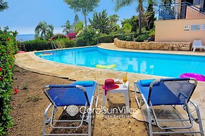 Exceptional Large Villa, Private Heated Pool, Complete Privacy, Prime 