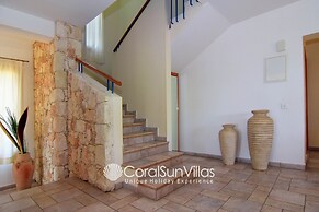 Exceptional Large Villa, Private Heated Pool, Complete Privacy, Prime 