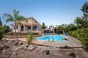 Exceptional Large Villa, Free Heated Pool 1 NOV - 15 Jan, Privacy,prim