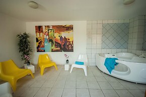 Exceptional Large Villa, Free Heated Pool 1 NOV - 15 Jan, Privacy,prim