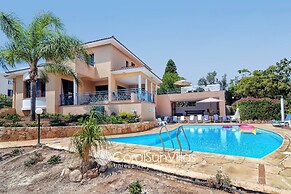 Exceptional Large Villa, Free Heated Pool 1 NOV - 15 Jan, Privacy,prim