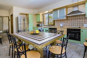 Exceptional Large Villa, Free Heated Pool 1 NOV - 15 Jan, Privacy,prim