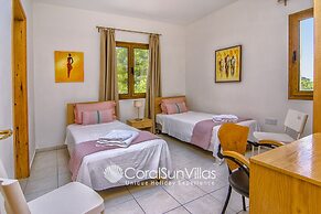 Exceptional Large Villa, Free Heated Pool 1 NOV - 15 Jan, Privacy,prim