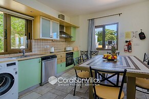 Exceptional Large Villa, Free Heated Pool 1 NOV - 15 Jan, Privacy,prim