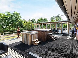 17 Person Holiday Home in Roslev-by Traum