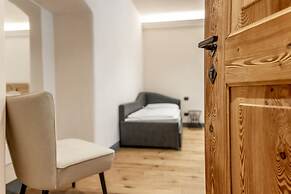 Curt di Clement Eco Mobility Hotel