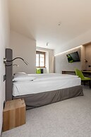 Curt di Clement Eco Mobility Hotel