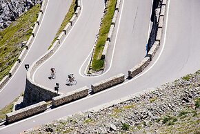 Curt di Clement Eco Mobility Hotel