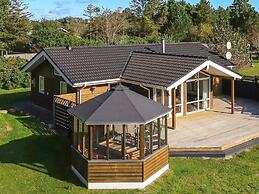 8 Person Holiday Home in Saeby-by Traum