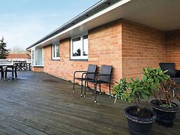6 Person Holiday Home in Humble-by Traum
