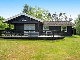 6 Person Holiday Home in Allingabro
