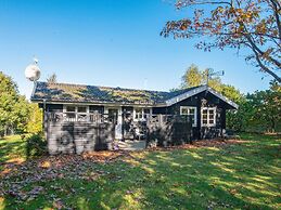 6 Person Holiday Home in Allingabro