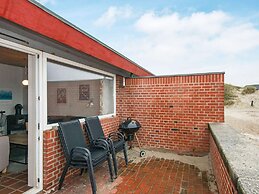 6 Person Holiday Home in Henne-by Traum