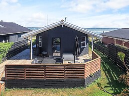 Luring Holiday Home in Poljana With Sea Nearby