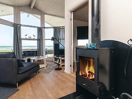 Luring Holiday Home in Poljana With Sea Nearby