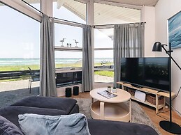 Luring Holiday Home in Poljana With Sea Nearby