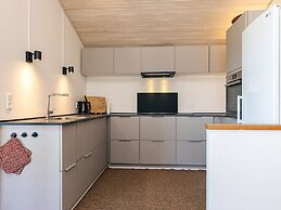 Luring Holiday Home in Poljana With Sea Nearby
