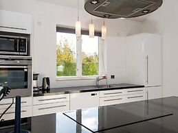 10 Person Holiday Home in Grenaa-by Traum