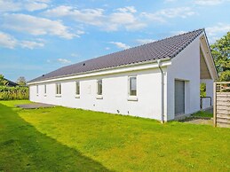 10 Person Holiday Home in Grenaa-by Traum