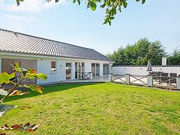10 Person Holiday Home in Grenaa-by Traum