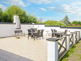 10 Person Holiday Home in Grenaa-by Traum