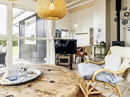 6 Person Holiday Home in Vaeggerlose-by Traum