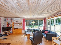 10 Person Holiday Home in Hojslev-by Traum