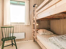 6 Person Holiday Home in Spottrup